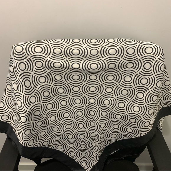 Large Black & White Geometric Scarf (42in x 42in) - Picture 4 of 4